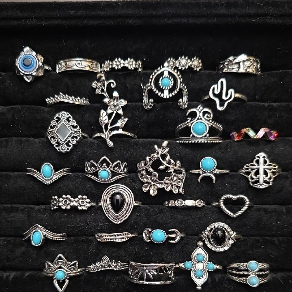 Lot of 30pcs fashion rings - Picture 1 of 3